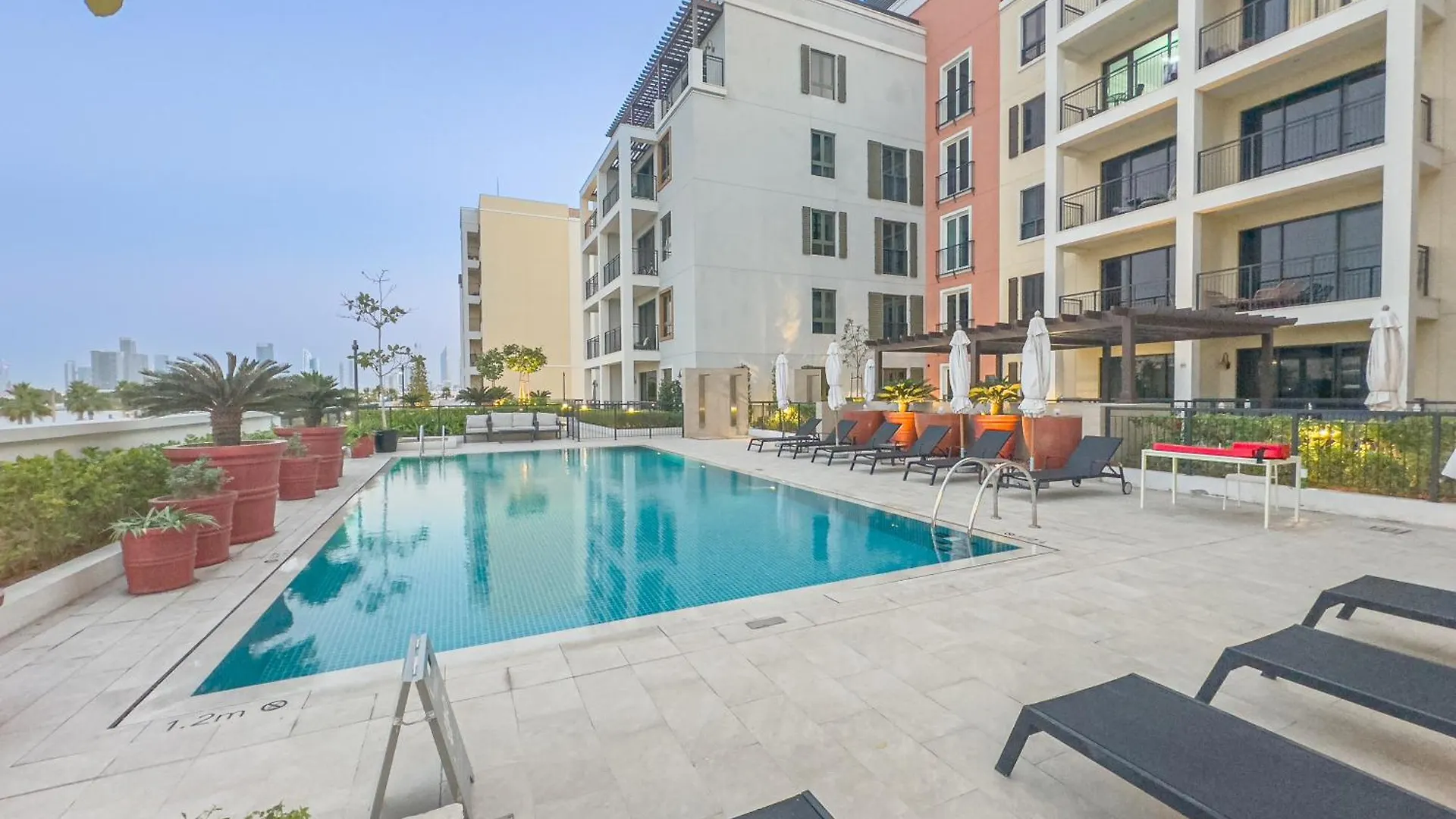 Escape24 - Luxury 2Br In La Rive 3 With Beach Access At La Mer Jumeriah 1 דובאי דירה