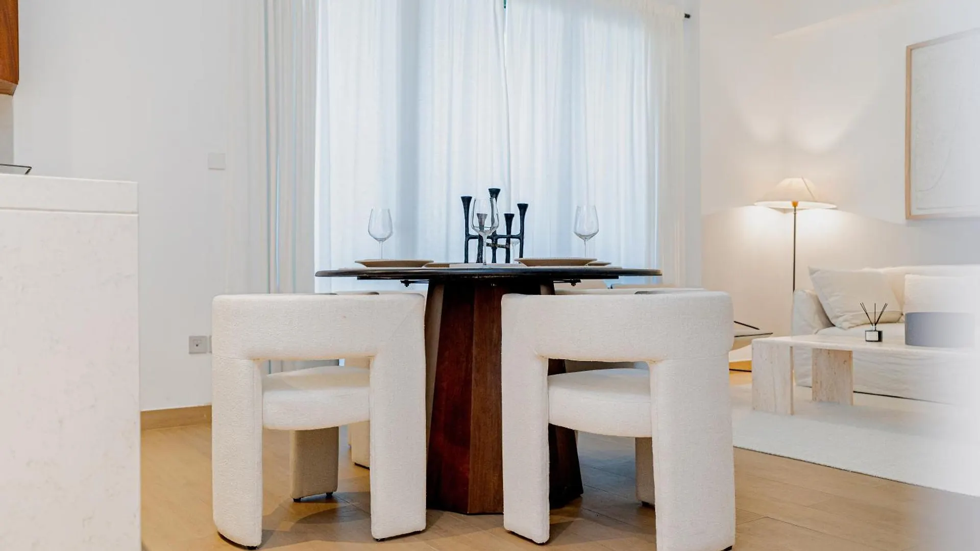 Escape24 - Luxury 2Br In La Rive 3 With Beach Access At La Mer Jumeriah 1 Dubai