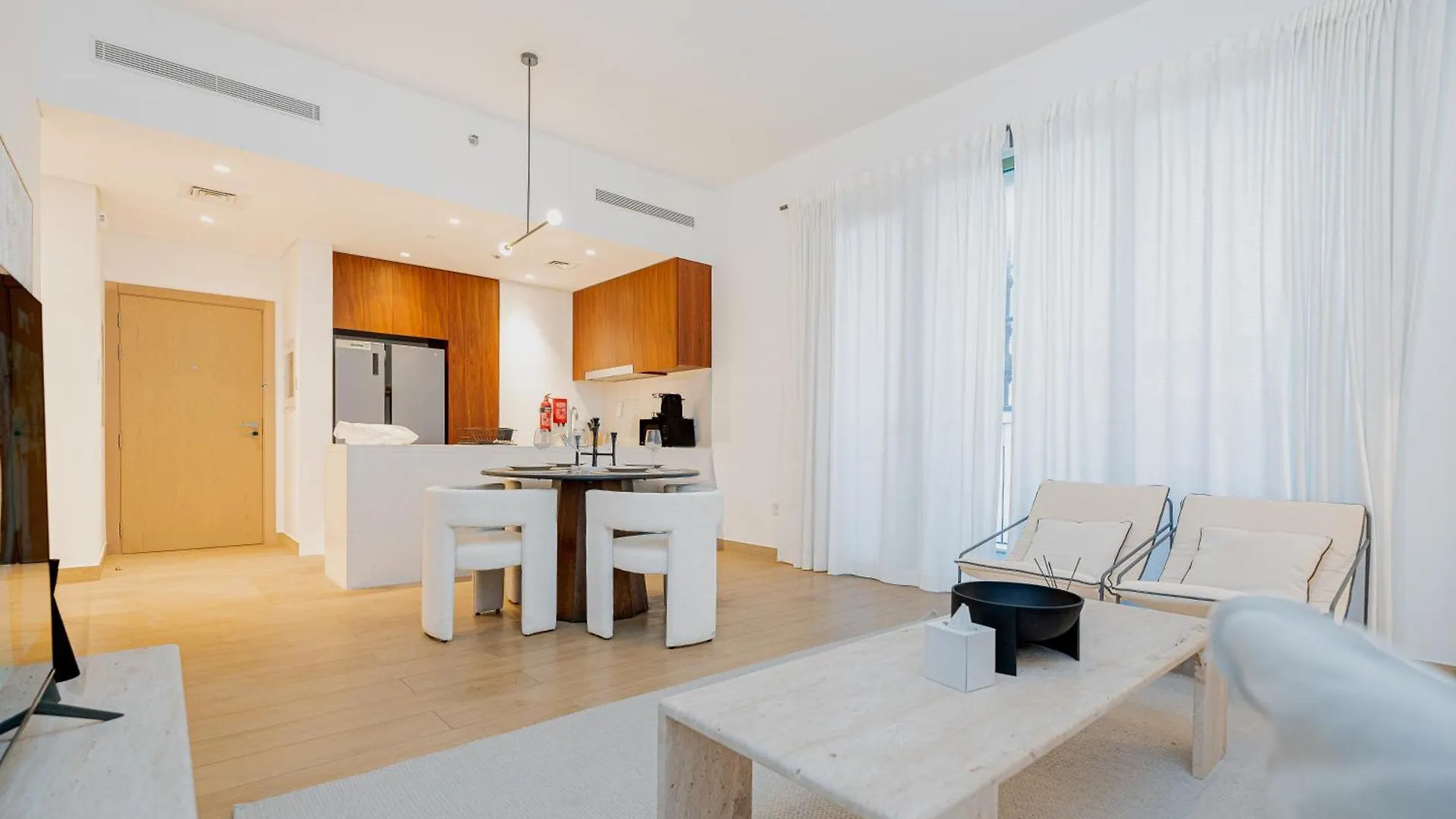 Escape24 - Luxury 2Br In La Rive 3 With Beach Access At La Mer Jumeriah 1 Dubai