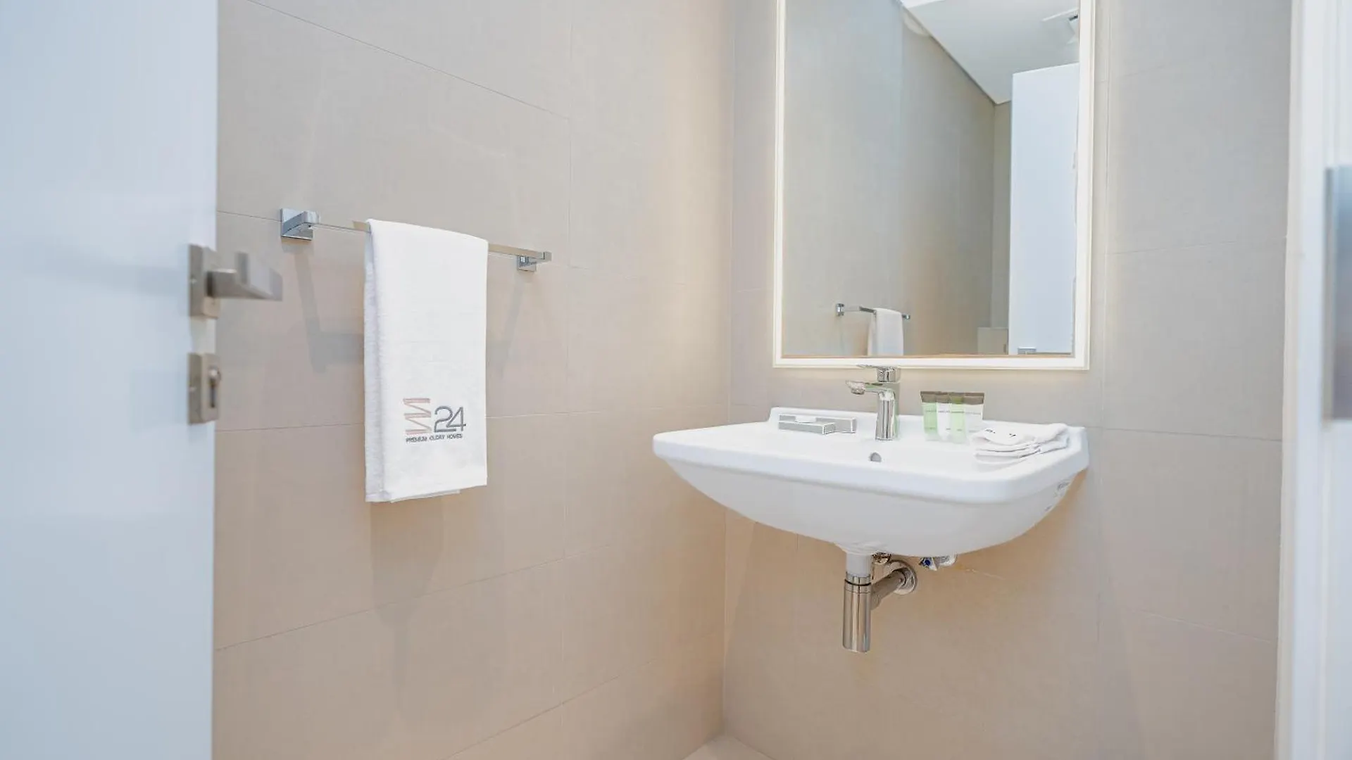Escape24 - Luxury 2Br In La Rive 3 With Beach Access At La Mer Jumeriah 1 Dubai